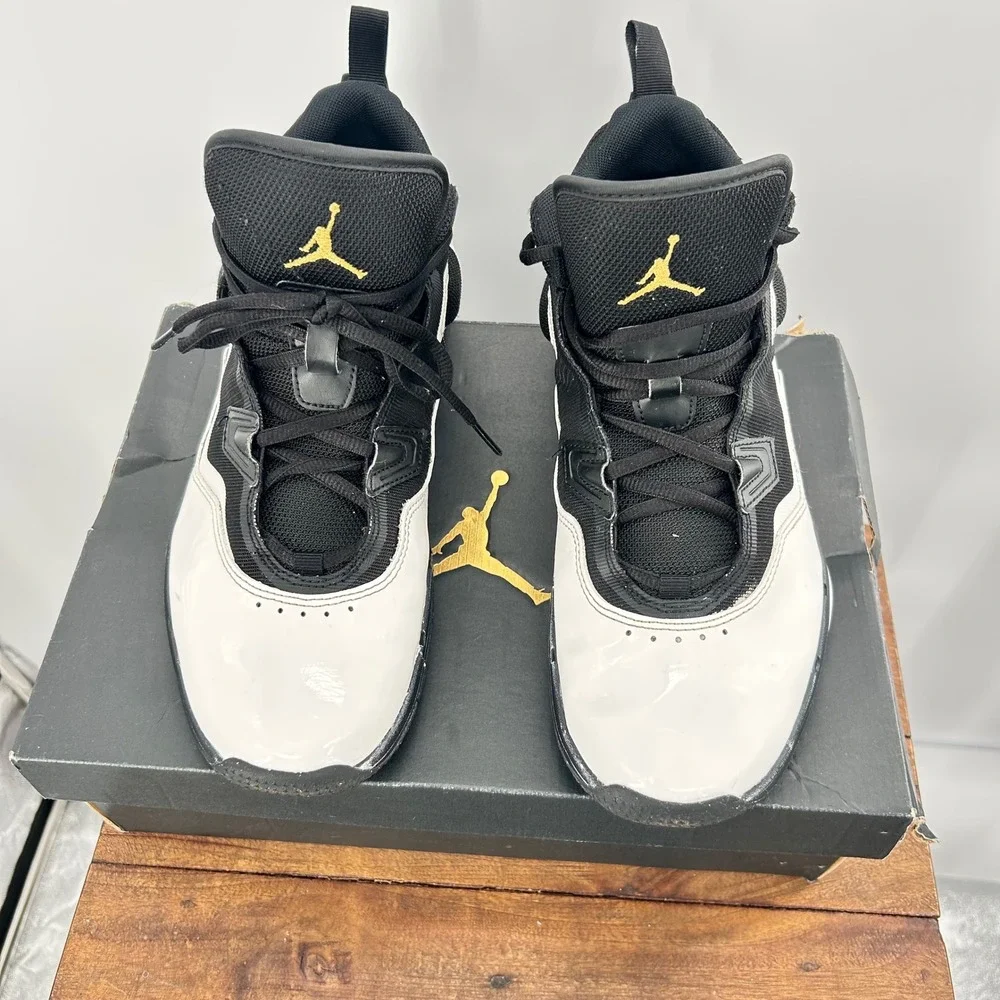 Jordan Max Aura‎ 5 Mens Basketball Shoes Black White Gold DZ4353-101